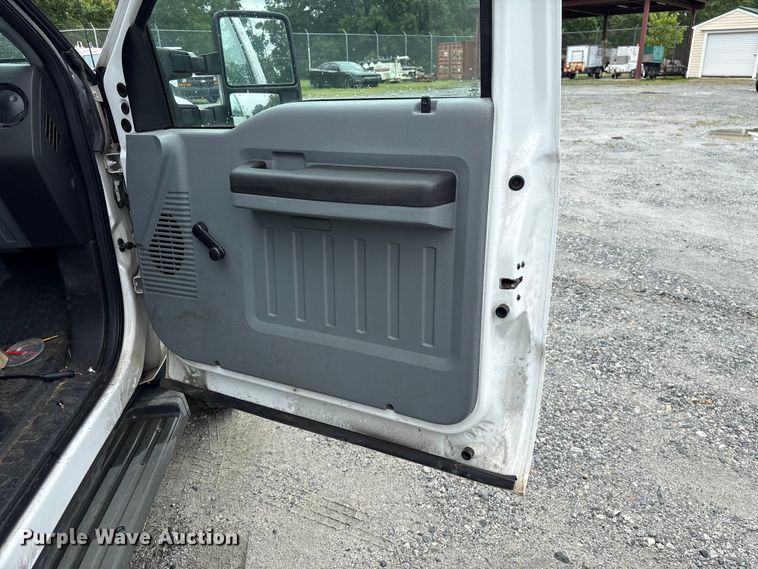 image for item EF1305 2013 Ford F450 Super Duty XL bucket truck