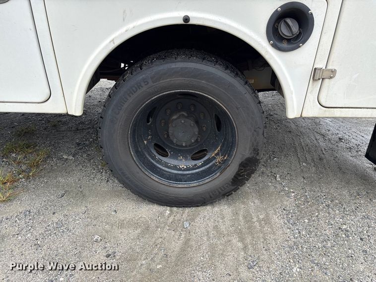 image for item EF1305 2013 Ford F450 Super Duty XL bucket truck
