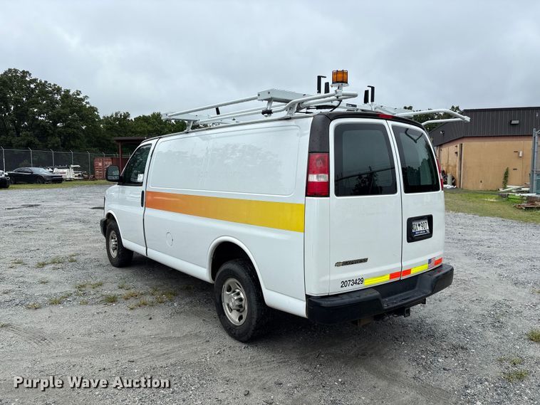 image for item EF1306 2017 Chevrolet Express 2500 utility van
