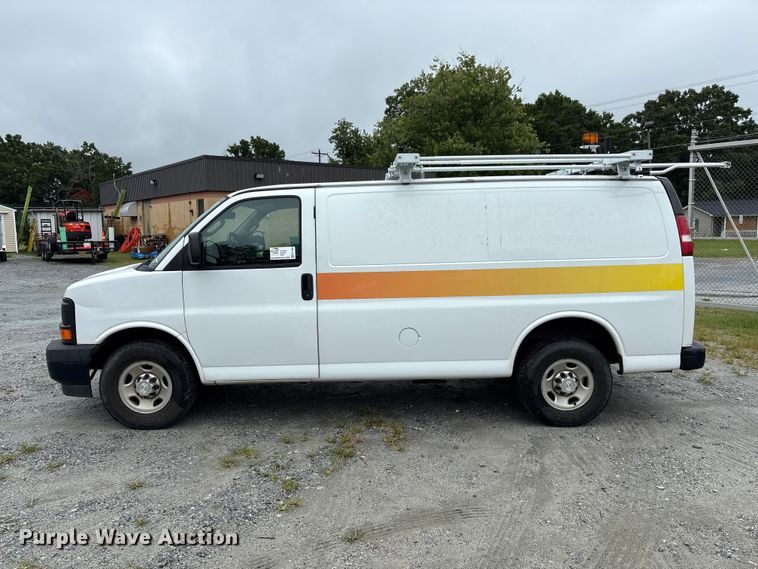 image for item EF1306 2017 Chevrolet Express 2500 utility van