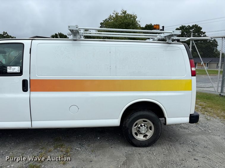 image for item EF1306 2017 Chevrolet Express 2500 utility van