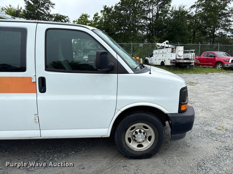 image for item EF1306 2017 Chevrolet Express 2500 utility van