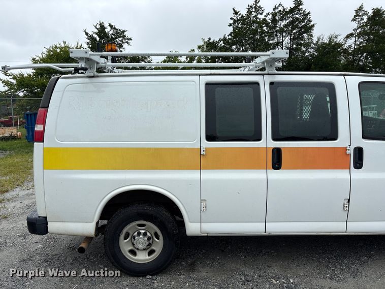 image for item EF1306 2017 Chevrolet Express 2500 utility van