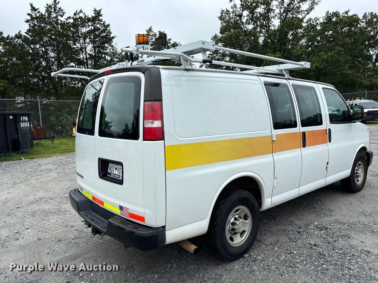 image for item EF1306 2017 Chevrolet Express 2500 utility van