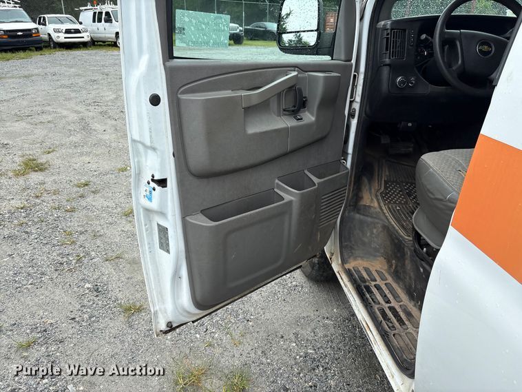 image for item EF1306 2017 Chevrolet Express 2500 utility van