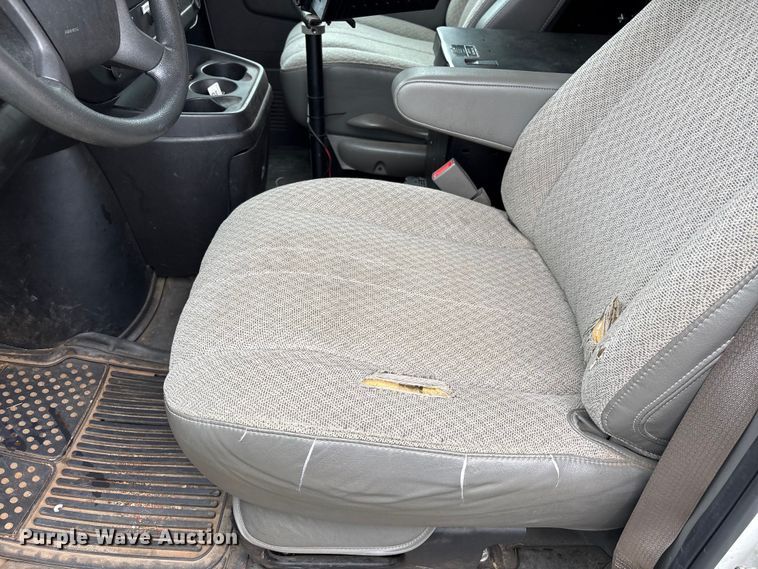 image for item EF1306 2017 Chevrolet Express 2500 utility van