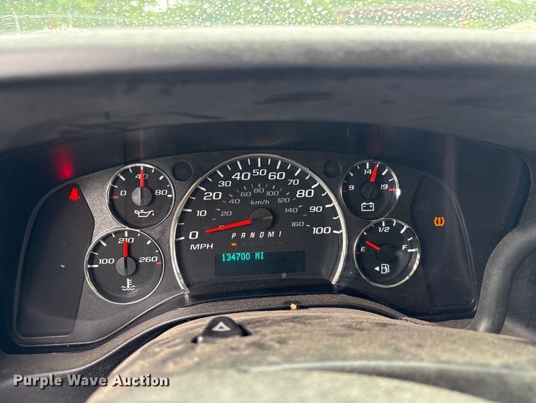 image for item EF1306 2017 Chevrolet Express 2500 utility van