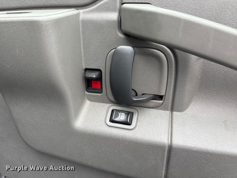 image for item EF1306 2017 Chevrolet Express 2500 utility van
