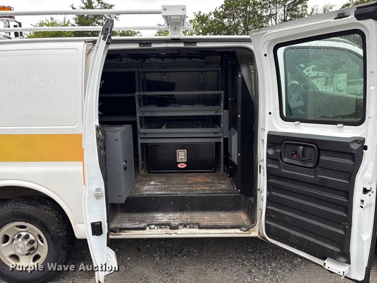 image for item EF1306 2017 Chevrolet Express 2500 utility van