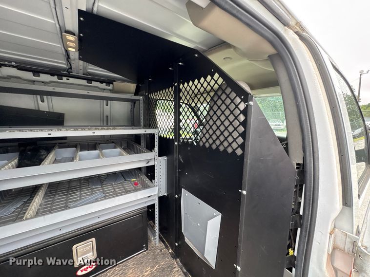 image for item EF1306 2017 Chevrolet Express 2500 utility van