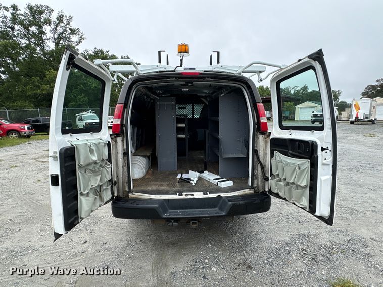 image for item EF1306 2017 Chevrolet Express 2500 utility van