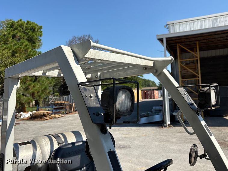 image for item EF1307 2018 UniCarriers CFS40 forklift