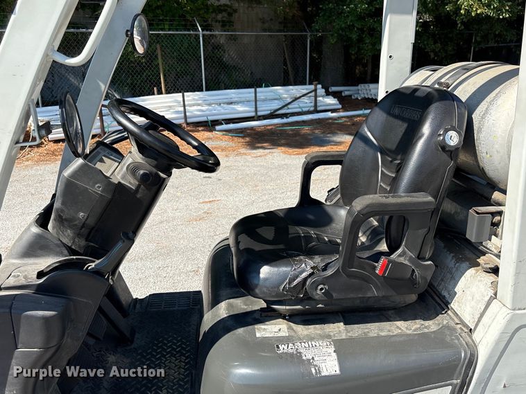 image for item EF1307 2018 UniCarriers CFS40 forklift