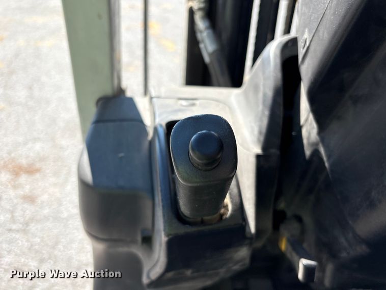 image for item EF1307 2018 UniCarriers CFS40 forklift