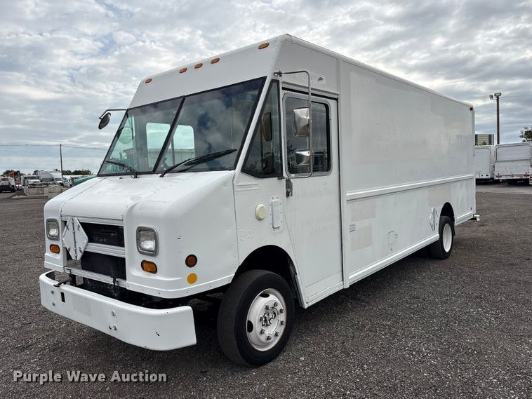 2001 Freightliner Mt 55 Chassis delivery truck