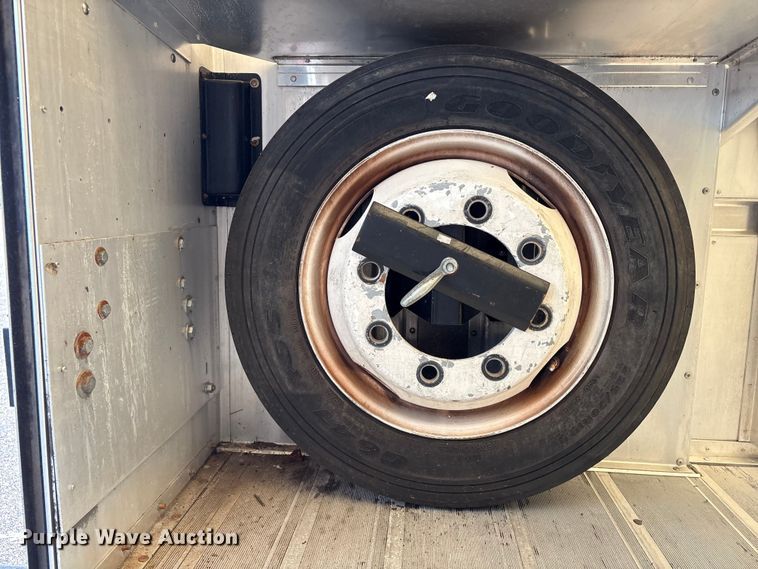 image for item EG9195 2001 Freightliner Mt 55 Chassis delivery truck