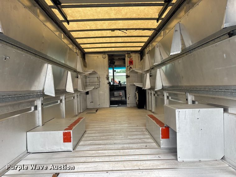 image for item EG9195 2001 Freightliner Mt 55 Chassis delivery truck