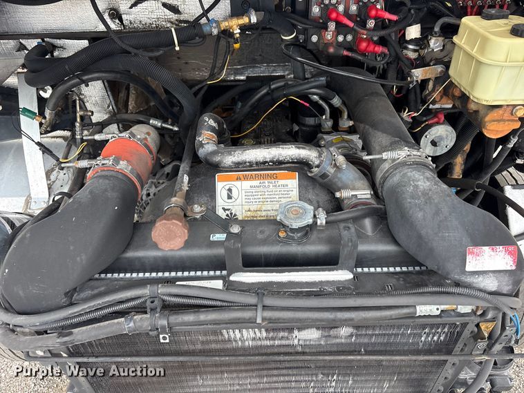 image for item EG9195 2001 Freightliner Mt 55 Chassis delivery truck