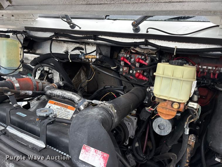 image for item EG9195 2001 Freightliner Mt 55 Chassis delivery truck