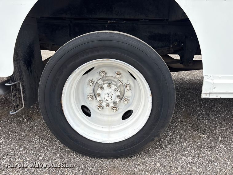 image for item EG9195 2001 Freightliner Mt 55 Chassis delivery truck