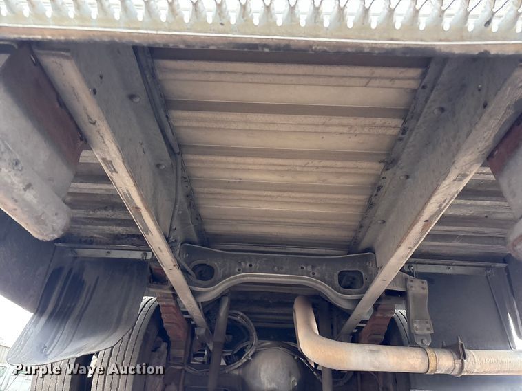 image for item EG9195 2001 Freightliner Mt 55 Chassis delivery truck