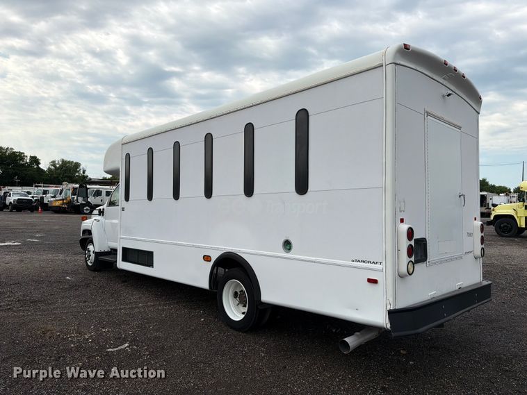 image for item EG9235 2008 Chevrolet C5500 shuttle bus