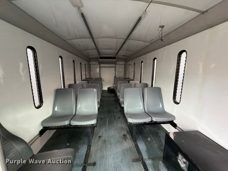 image for item EG9235 2008 Chevrolet C5500 shuttle bus