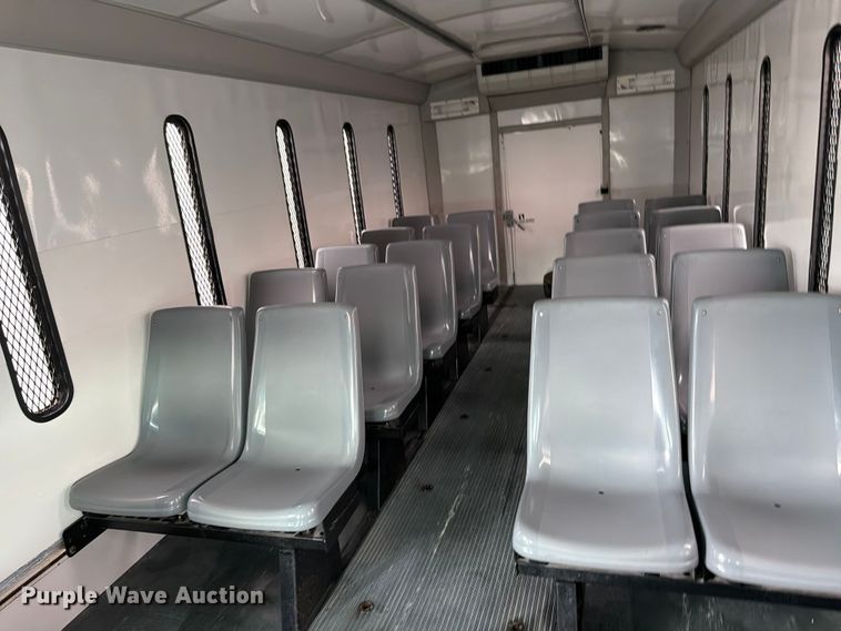 image for item EG9235 2008 Chevrolet C5500 shuttle bus