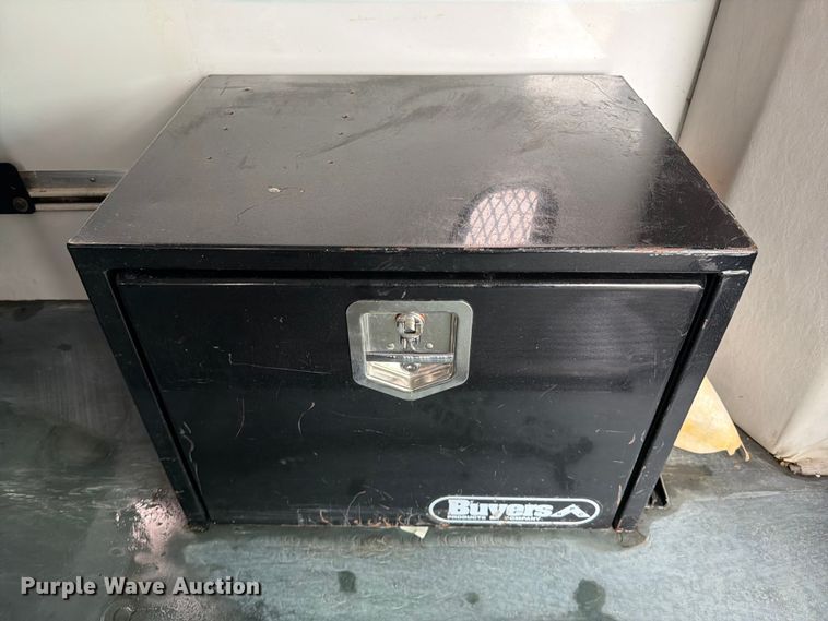 image for item EG9235 2008 Chevrolet C5500 shuttle bus