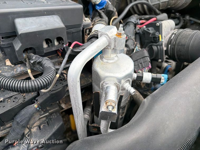 image for item EG9235 2008 Chevrolet C5500 shuttle bus