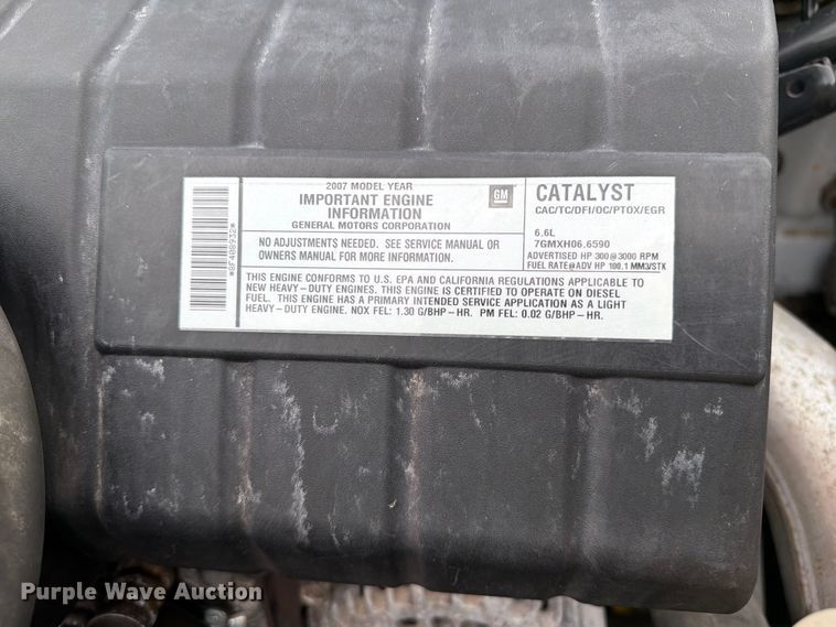 image for item EG9235 2008 Chevrolet C5500 shuttle bus