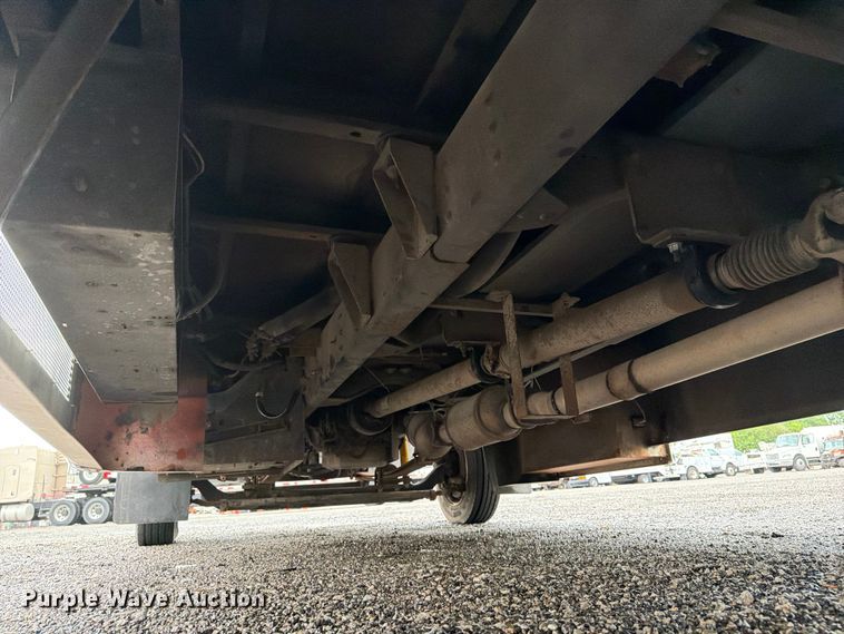 image for item EG9235 2008 Chevrolet C5500 shuttle bus