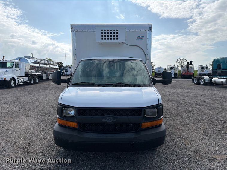 image for item EG9314 2015 Chevrolet Express 4500 box truck