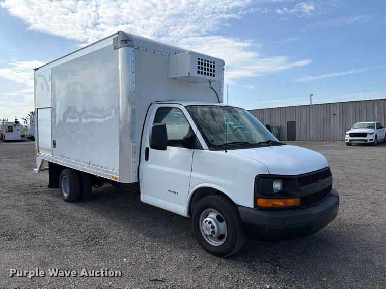 image for item EG9314 2015 Chevrolet Express 4500 box truck