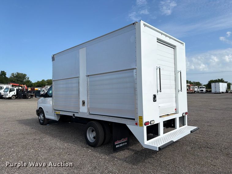 image for item EG9314 2015 Chevrolet Express 4500 box truck
