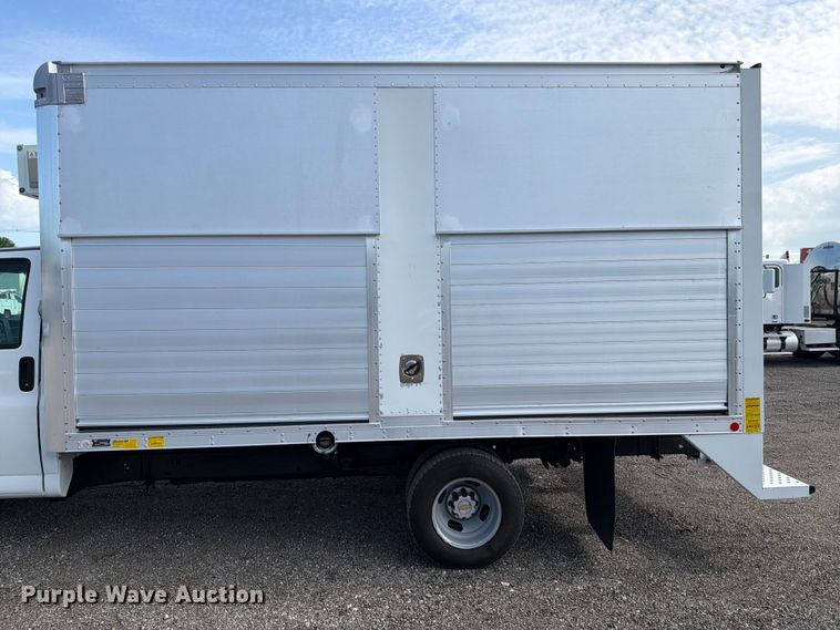 image for item EG9314 2015 Chevrolet Express 4500 box truck