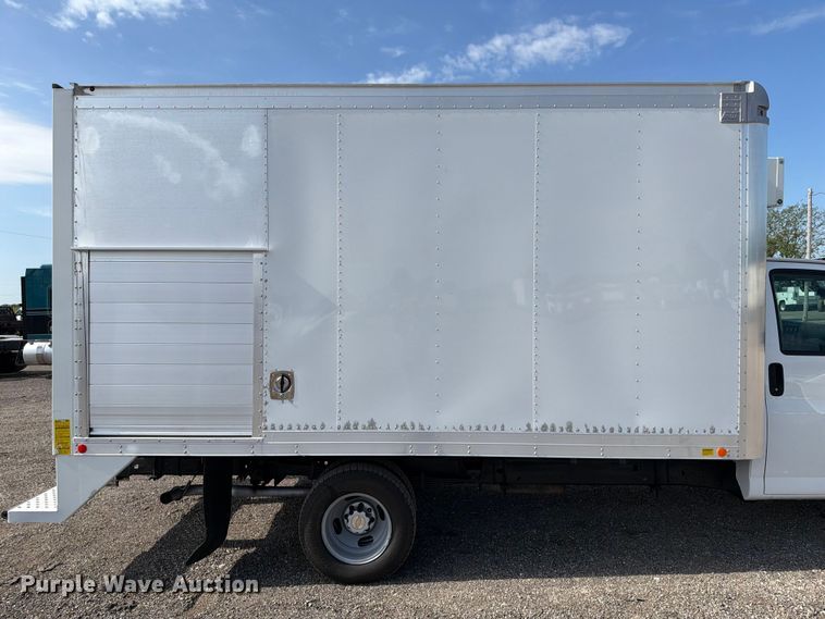 image for item EG9314 2015 Chevrolet Express 4500 box truck