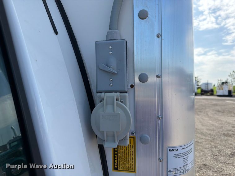 image for item EG9314 2015 Chevrolet Express 4500 box truck