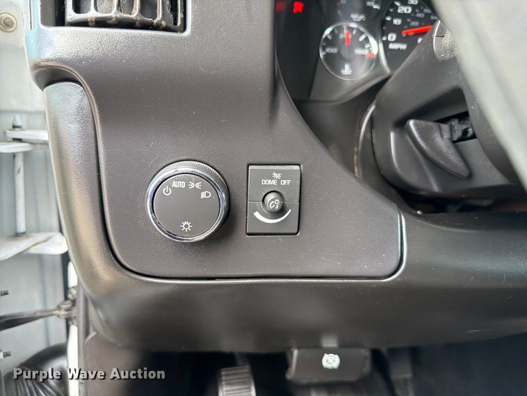 image for item EG9314 2015 Chevrolet Express 4500 box truck