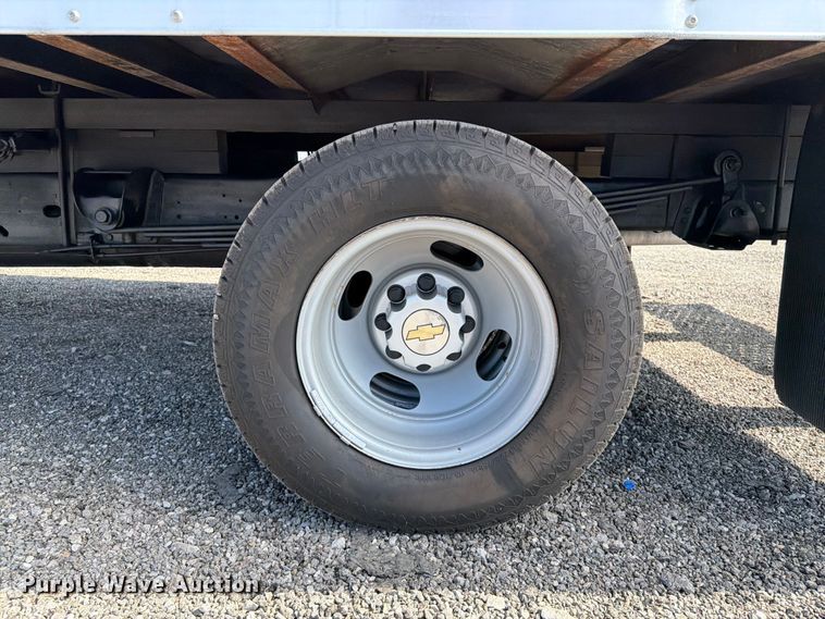 image for item EG9314 2015 Chevrolet Express 4500 box truck