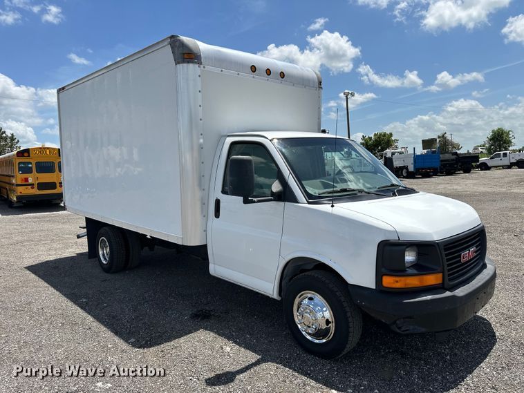 image for item EG9318 2006 GMC Savana 3500 box truck