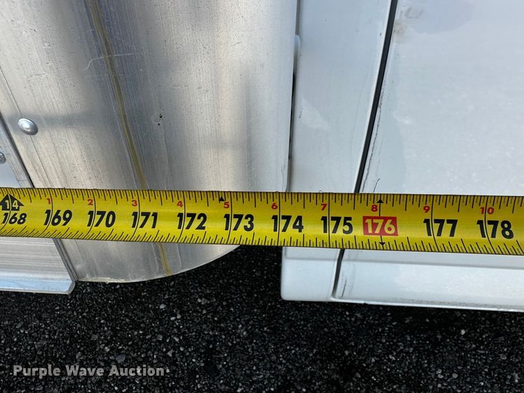 image for item EG9318 2006 GMC Savana 3500 box truck