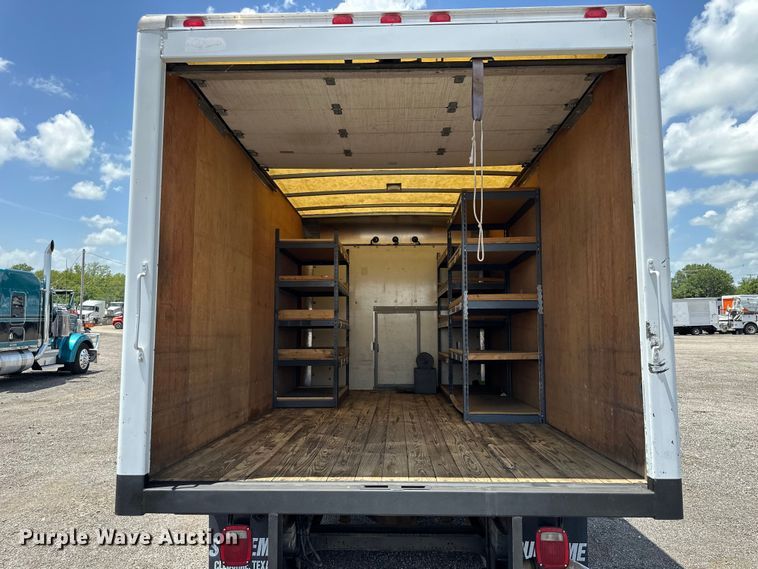 image for item EG9318 2006 GMC Savana 3500 box truck
