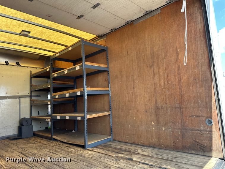 image for item EG9318 2006 GMC Savana 3500 box truck
