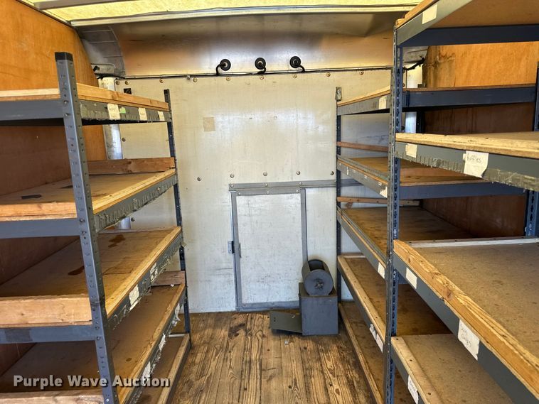 image for item EG9318 2006 GMC Savana 3500 box truck