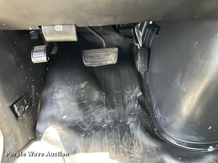 image for item EG9318 2006 GMC Savana 3500 box truck