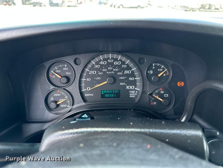 image for item EG9318 2006 GMC Savana 3500 box truck