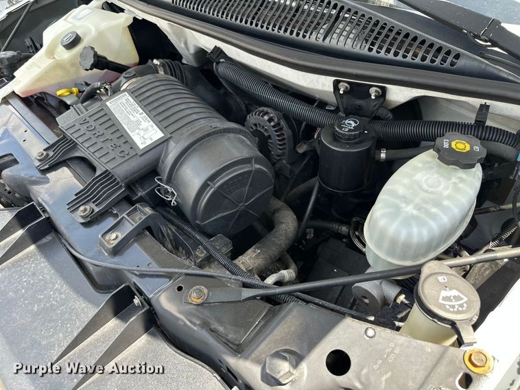 image for item EG9318 2006 GMC Savana 3500 box truck