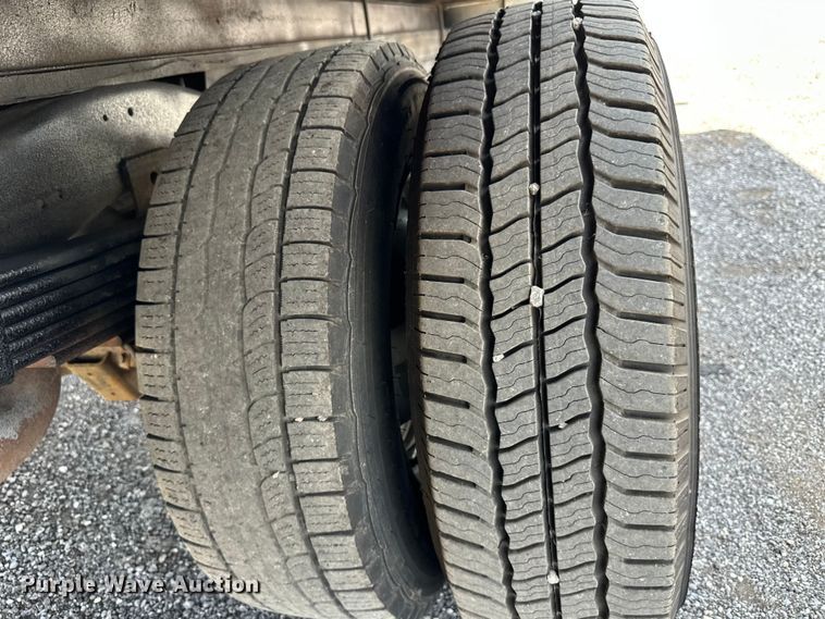 image for item EG9318 2006 GMC Savana 3500 box truck
