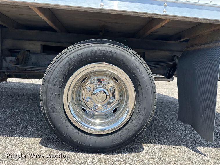 image for item EG9318 2006 GMC Savana 3500 box truck